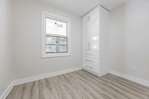 Photo 19 at 225 Essex Avenue E, Harding, Richmond Hill