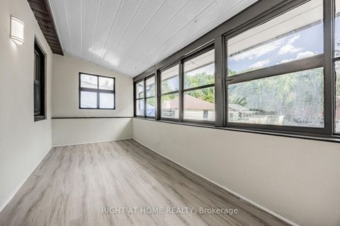 Photo 21 at 225 Essex Avenue E, Harding, Richmond Hill