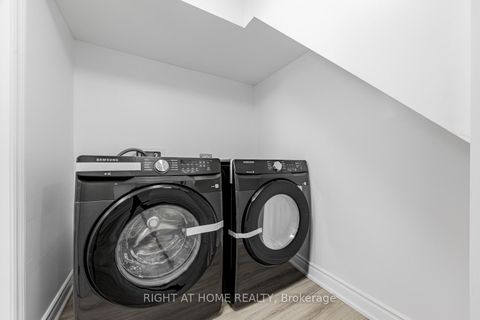 Photo 25 at 225 Essex Avenue E, Harding, Richmond Hill
