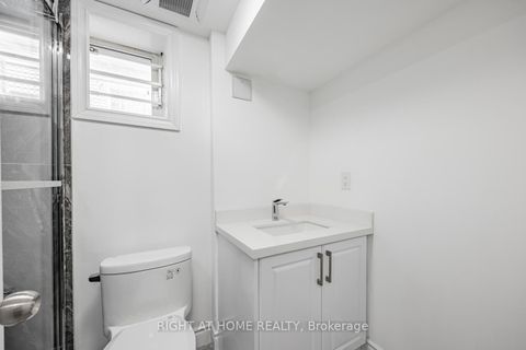 Photo 26 at 225 Essex Avenue E, Harding, Richmond Hill