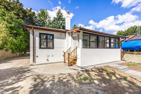Photo 34 at 225 Essex Avenue E, Harding, Richmond Hill
