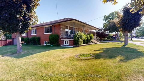 Photo 2 at 574 Queens Drive, Maple Leaf, Toronto