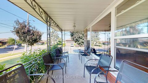 Photo 5 at 574 Queens Drive, Maple Leaf, Toronto