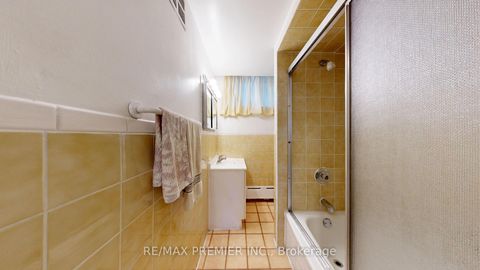 Photo 34 at 574 Queens Drive, Maple Leaf, Toronto