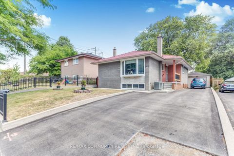 Photo 2 at 837 Scarborough Golf Club Road, Woburn, Toronto