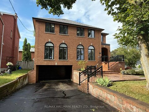 Photo 2 at 80 Dunstall Crescent, West Hill, Toronto