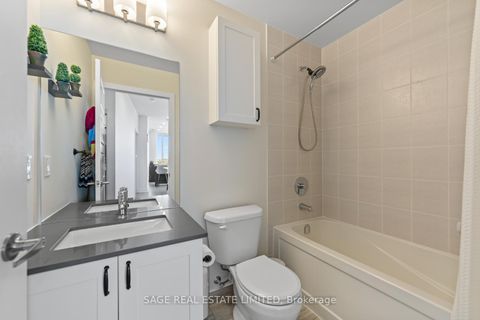 Photo 4 at 617 - 7 Kenaston Gardens, Bayview Village, Toronto