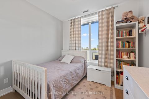 Photo 6 at 617 - 7 Kenaston Gardens, Bayview Village, Toronto