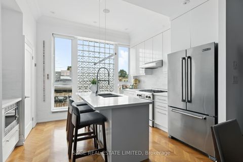 Photo 6 at 205 - 670 Richmond Street W, Niagara, Toronto
