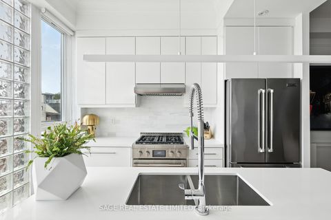 Photo 11 at 205 - 670 Richmond Street W, Niagara, Toronto