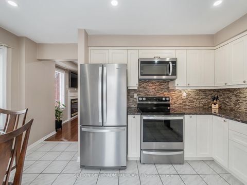 Photo 9 at 2 Marathon Avenue, Patterson, Vaughan