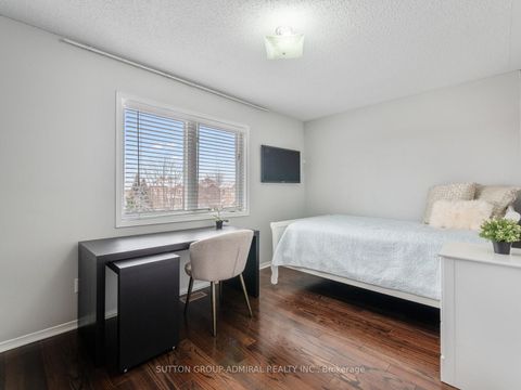 Photo 16 at 2 Marathon Avenue, Patterson, Vaughan