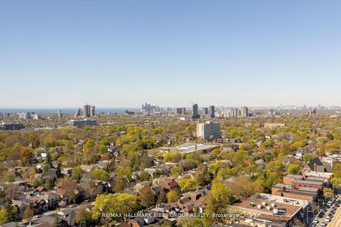 Photo 36 at PH06 - 530 St Clair Avenue W, Cedarvale, Toronto