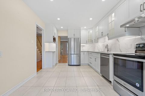 Photo 5 at 37 Black Hawk Way, Branson, Toronto