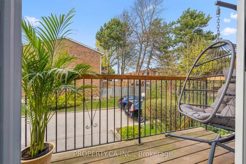 Photo 6 at 37 Black Hawk Way, Branson, Toronto
