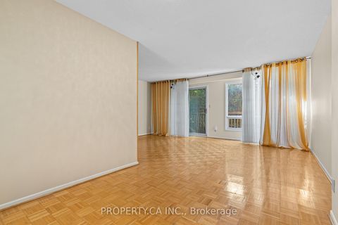 Photo 7 at 37 Black Hawk Way, Branson, Toronto