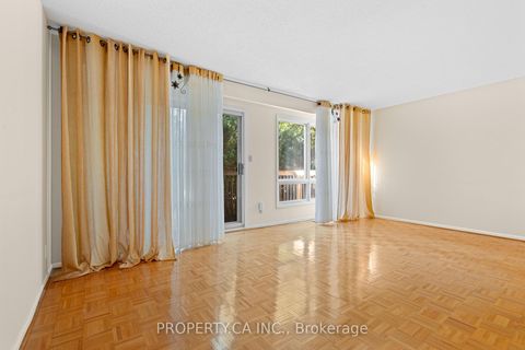 Photo 8 at 37 Black Hawk Way, Branson, Toronto