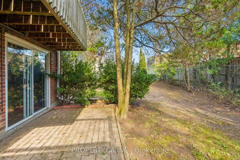 Photo 21 at 37 Black Hawk Way, Branson, Toronto