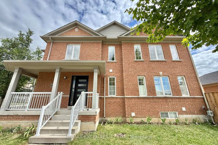 Photo 2 at 455 White's Hill Avenue, Cornell, Markham