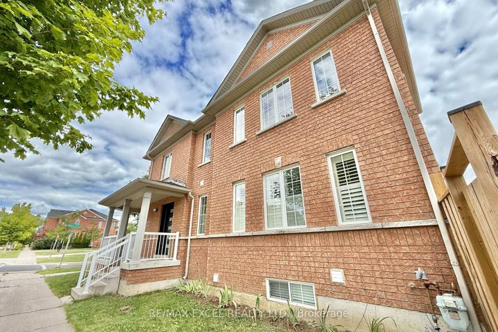 Photo 3 at 455 White's Hill Avenue, Cornell, Markham