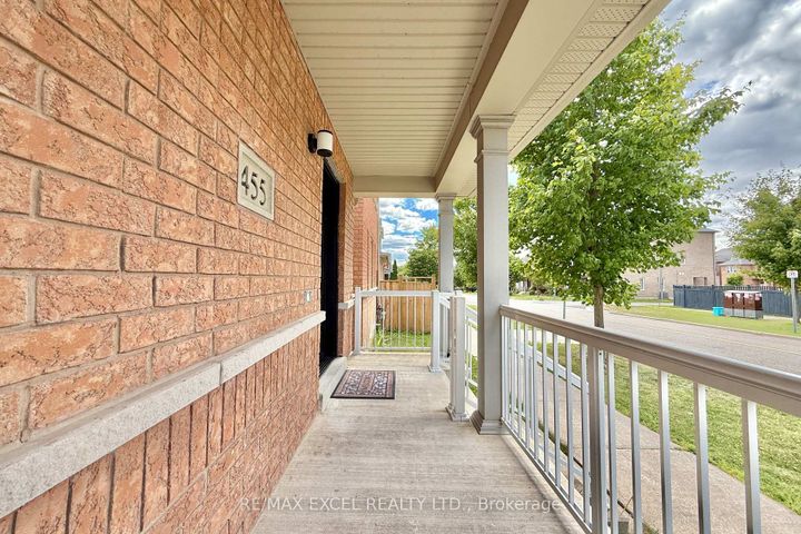 Photo 4 at 455 White's Hill Avenue, Cornell, Markham