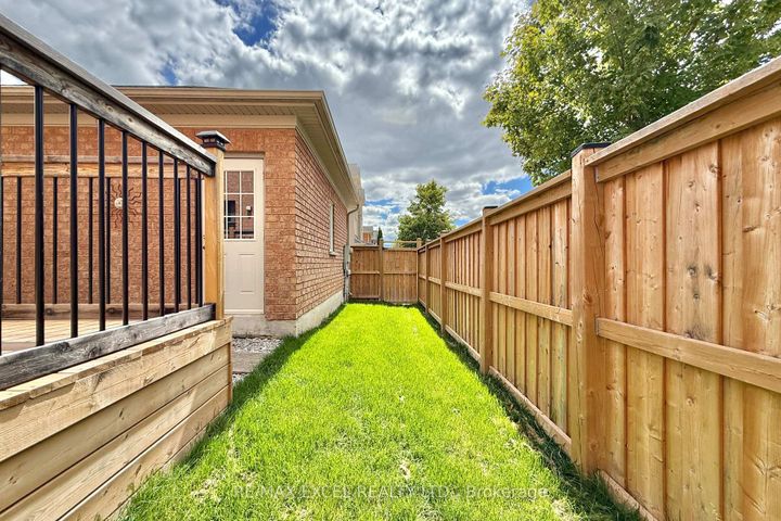 Photo 24 at 455 White's Hill Avenue, Cornell, Markham