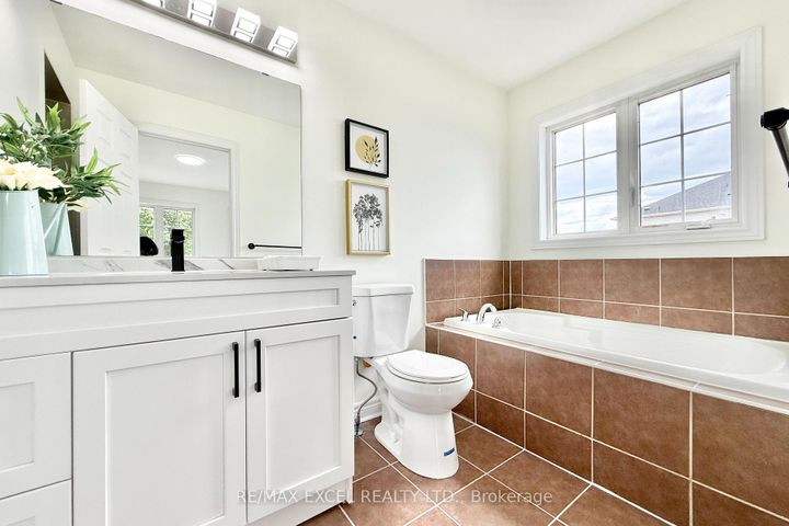 Photo 32 at 455 White's Hill Avenue, Cornell, Markham