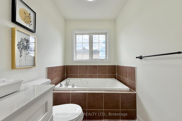 Photo 34 at 455 White's Hill Avenue, Cornell, Markham