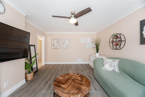 Photo 8 at 18 Adanac Drive, Cliffcrest, Toronto