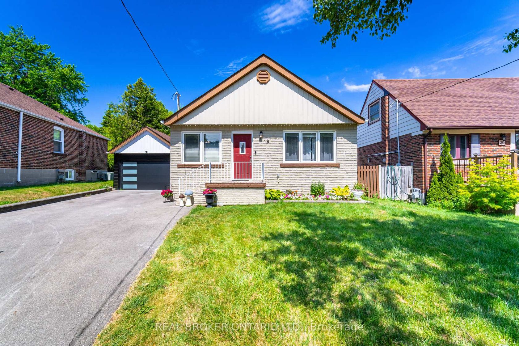 18 Adanac Drive, Cliffcrest, Toronto 