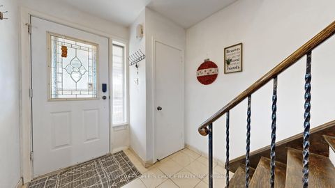Photo 4 at 37 Foxrun Avenue, CFB, Toronto