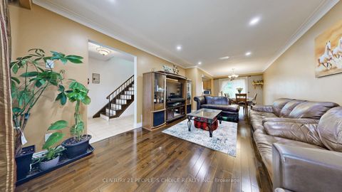 Photo 8 at 37 Foxrun Avenue, CFB, Toronto