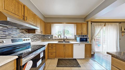 Photo 14 at 37 Foxrun Avenue, CFB, Toronto