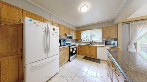 Photo 15 at 37 Foxrun Avenue, CFB, Toronto