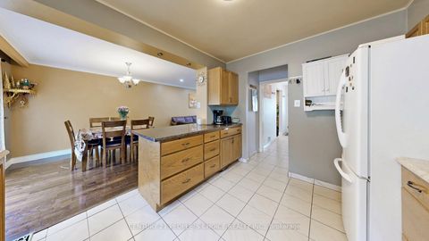 Photo 17 at 37 Foxrun Avenue, CFB, Toronto