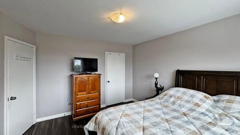 Photo 23 at 37 Foxrun Avenue, CFB, Toronto