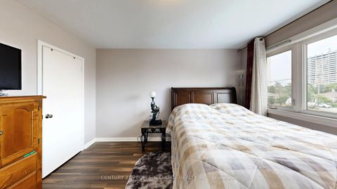 Photo 24 at 37 Foxrun Avenue, CFB, Toronto