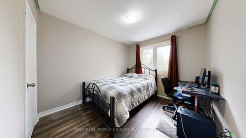 Photo 27 at 37 Foxrun Avenue, CFB, Toronto