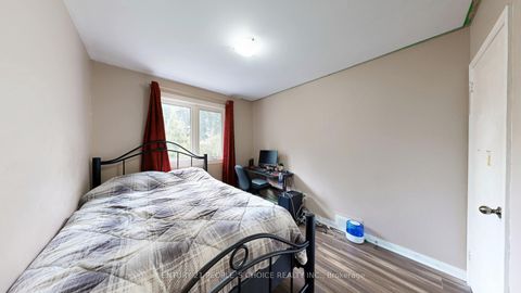 Photo 28 at 37 Foxrun Avenue, CFB, Toronto