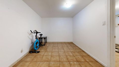 Photo 32 at 37 Foxrun Avenue, CFB, Toronto