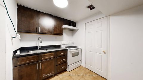 Photo 36 at 37 Foxrun Avenue, CFB, Toronto