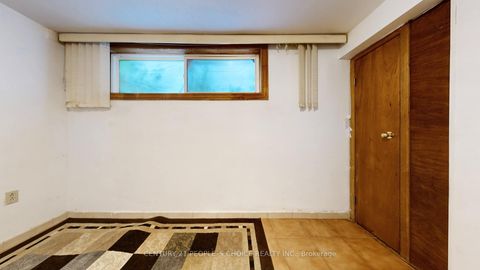 Photo 39 at 37 Foxrun Avenue, CFB, Toronto