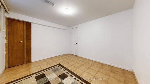 Photo 40 at 37 Foxrun Avenue, CFB, Toronto