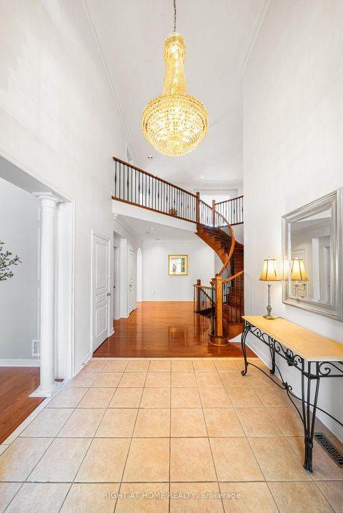 Photo 3 at 21 Lupine Crescent, Oak Ridges, Richmond Hill