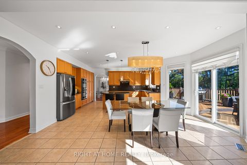 Photo 7 at 21 Lupine Crescent, Oak Ridges, Richmond Hill
