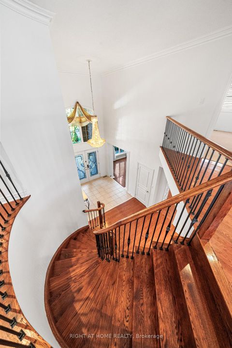Photo 17 at 21 Lupine Crescent, Oak Ridges, Richmond Hill