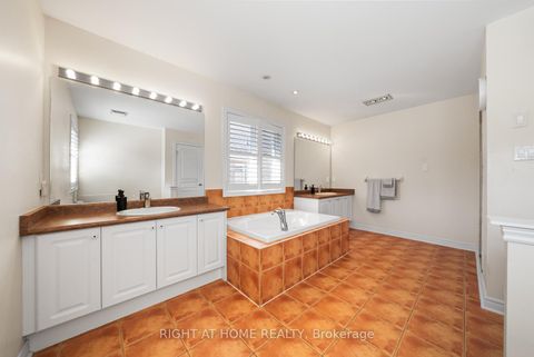 Photo 21 at 21 Lupine Crescent, Oak Ridges, Richmond Hill