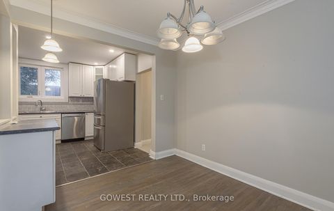 Photo 9 at 66 Twelfth Street, New Toronto, Toronto