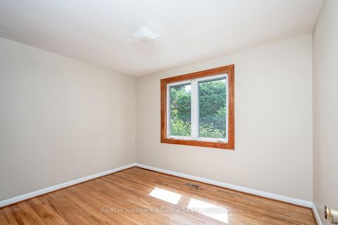 Photo 17 at 543 Pinegrove Road, WO West, Oakville