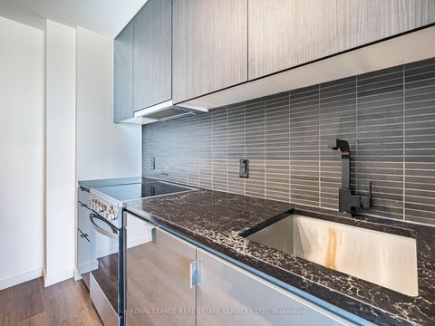 Photo 10 at 312 - 7 Smith Crescent, Queensway, Toronto